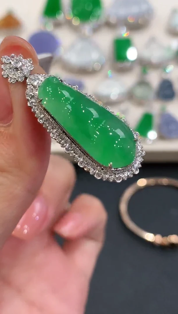 吊坠(不含链)18K金镶嵌翡翠q127