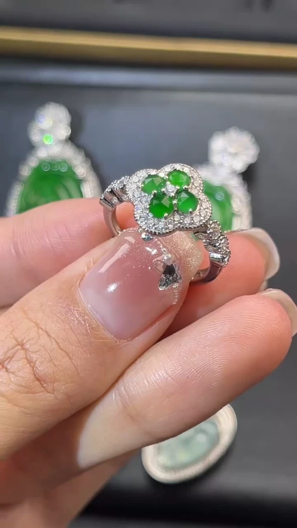 【闪购商品】翡翠戒指银S925镶嵌四叶草戒指
