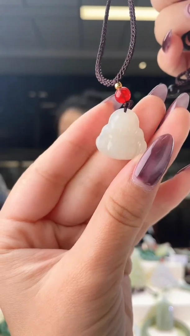 颈饰未镶嵌和田玉佛公 无