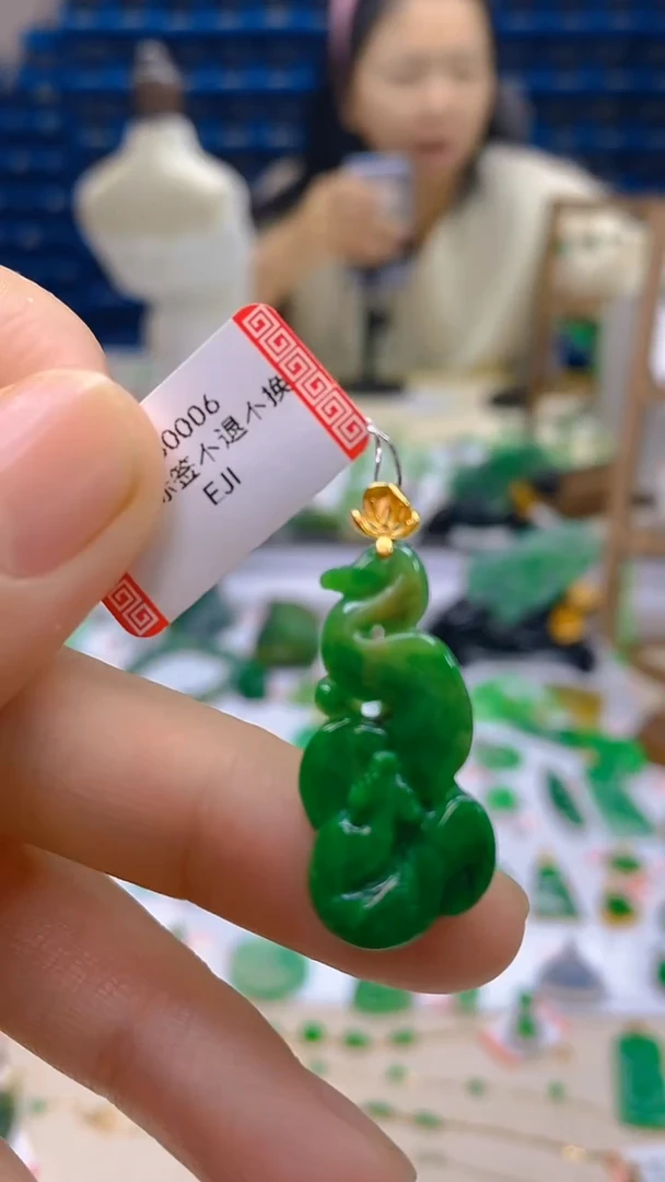 颈饰18K金镶嵌翡翠新号开播 全场乱卖