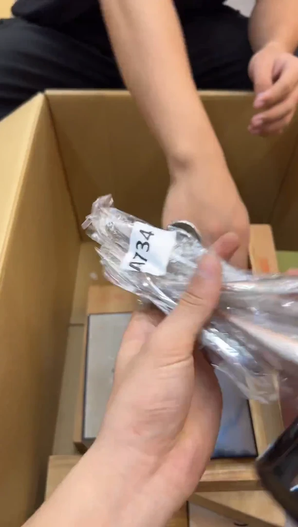 Y***?734中古商品，谨慎参拍