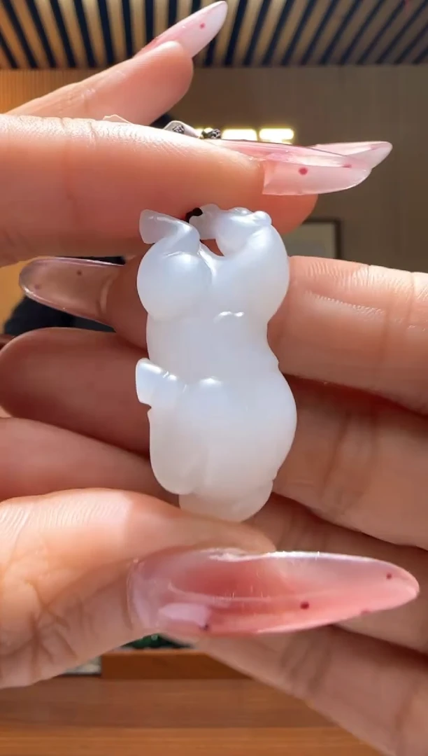 颈饰未镶嵌和田玉J