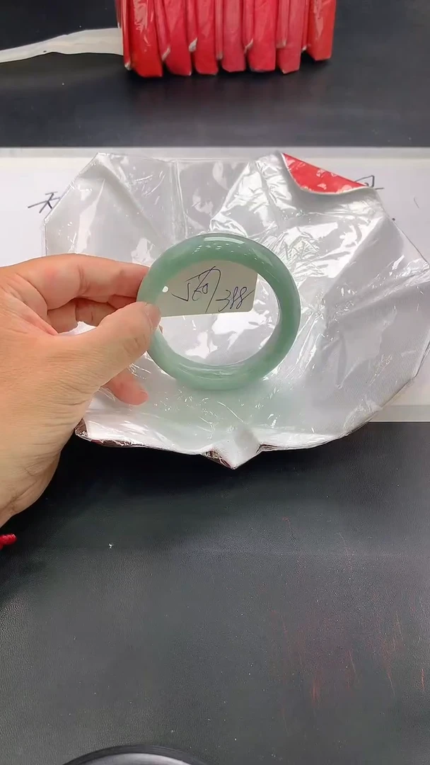 翡翠手镯未镶嵌130