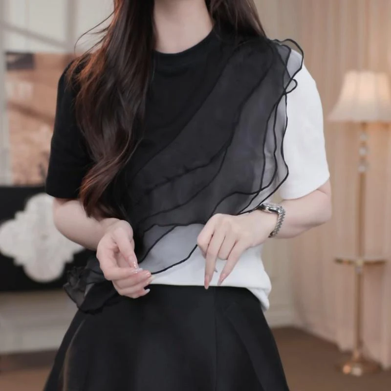 2025年夏季新款黑白撞色T恤上衣时尚设计感女装通勤韩系气质个性