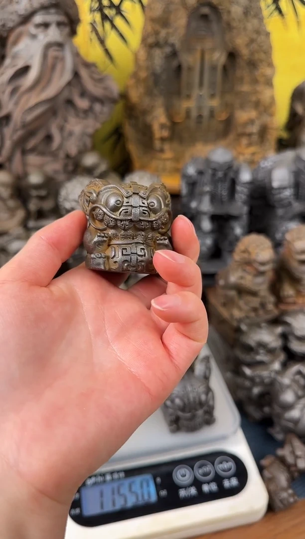铁精致潮玩摆件小号吞金兽
