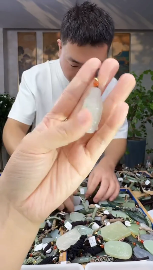 未镶嵌和田玉挂件拍一发一