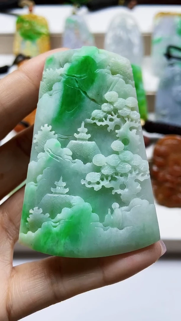 颈饰未镶嵌翡翠翡翠A货