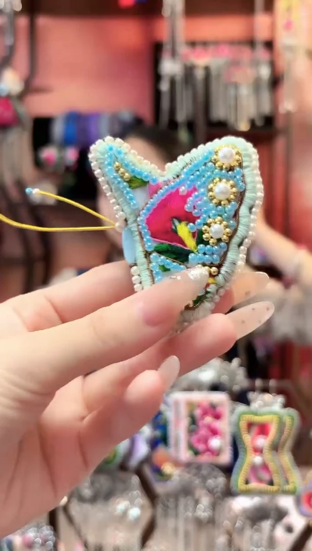 织绣云织谣民族风精美饰品   146