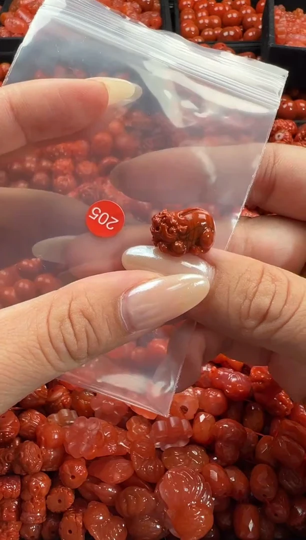 颈饰未镶嵌南红玛瑙1