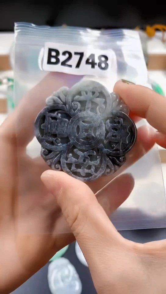 颈饰未镶嵌翡翠天然翡翠吊坠挂件