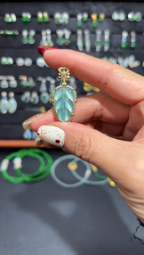 【闪购商品】翡翠颈饰未镶嵌叶子/支持复检/一件