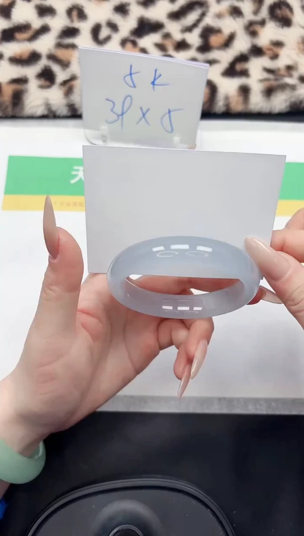 【闪购商品】石英质玉手镯未镶嵌37-58.7