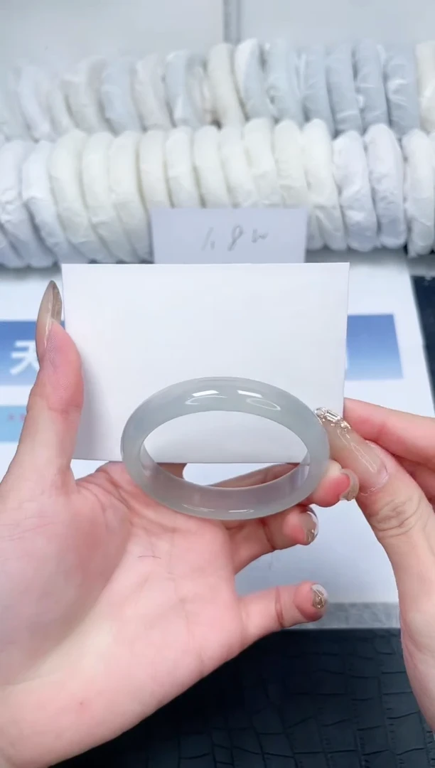 【闪购商品】石英质玉手镯未镶嵌Z311-52.3