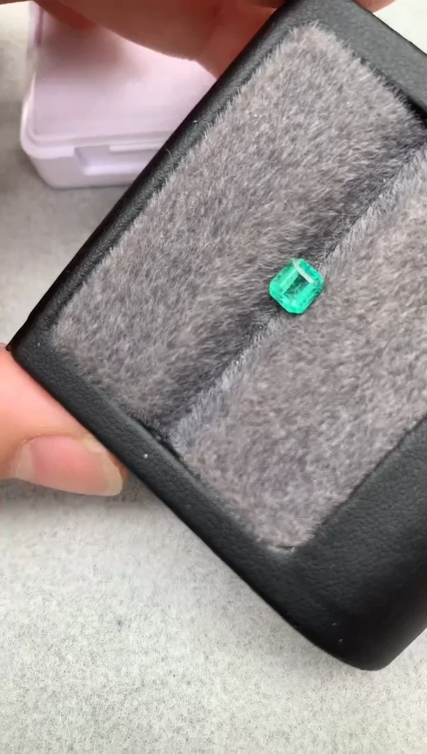 【闪购商品】祖母绿裸石未镶嵌13-10 祖母绿裸石