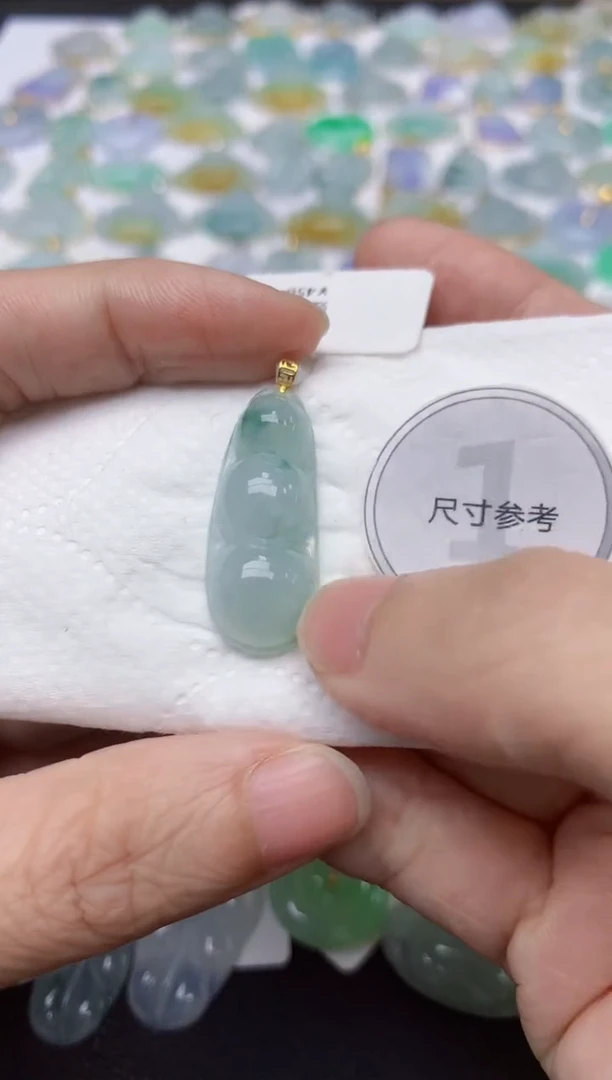 翡翠18K金镶嵌颈饰天然缅甸A货翡翠