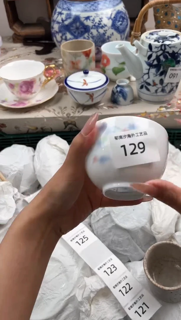 瓷片小*姐E         129
