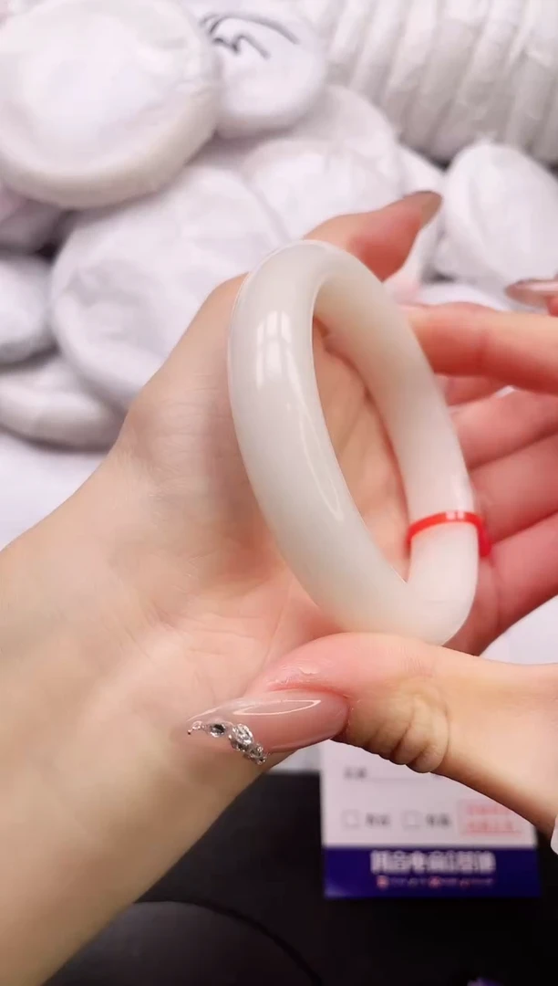 【闪购商品】和田玉手镯未镶嵌25K450-56