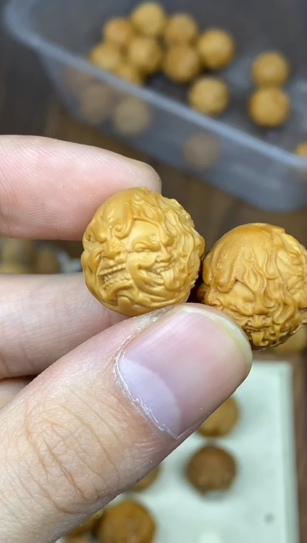 猴头核桃吊坠新款 夺面