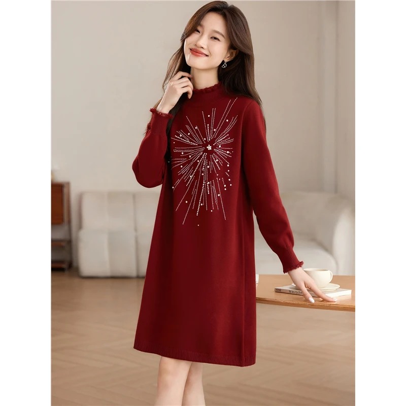 红色钉珠连衣裙女2025秋冬新款时尚宽松中长款针织气质舒适柔软潮