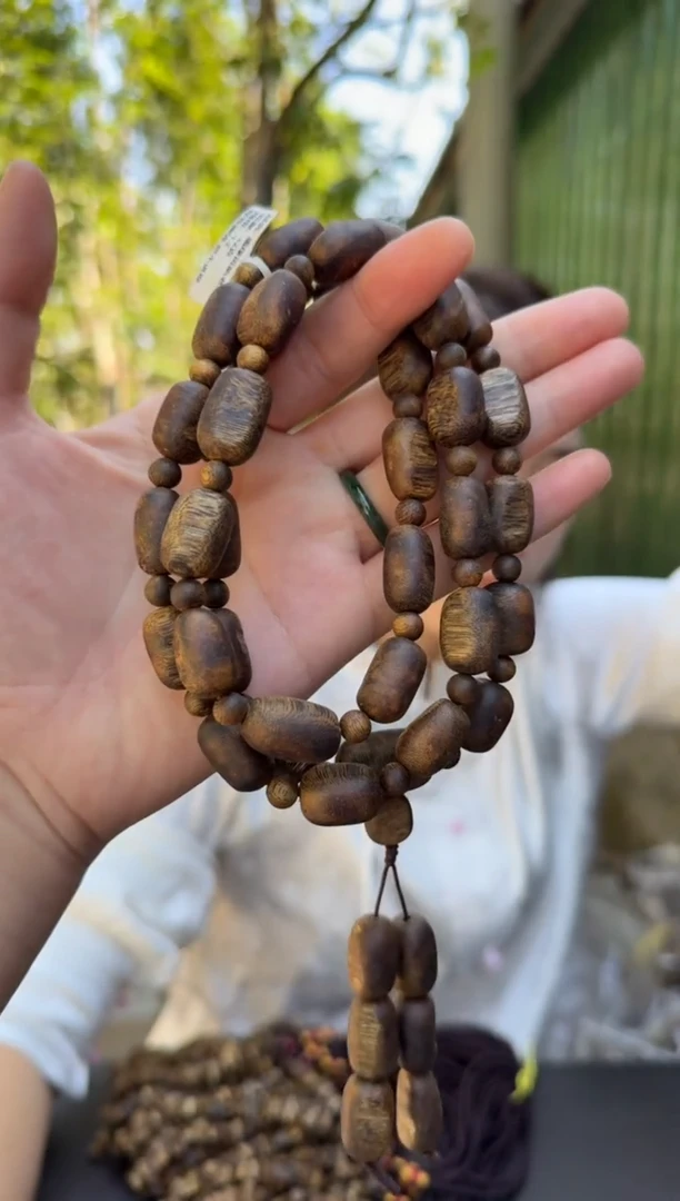 沉香手串42克墨绿老料留疤手串