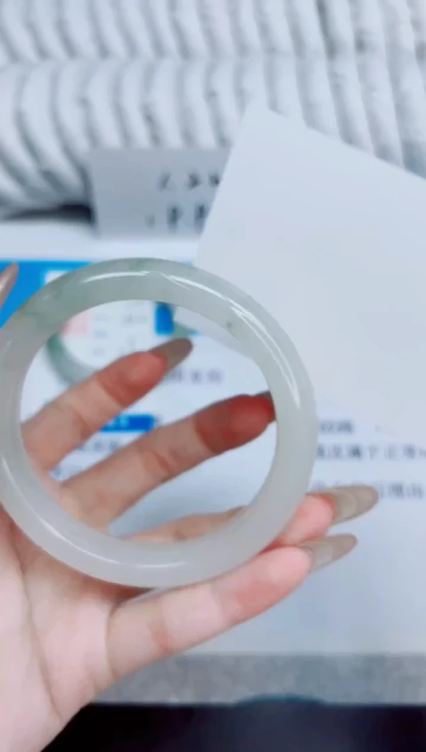 未镶嵌手镯石英质玉127/58