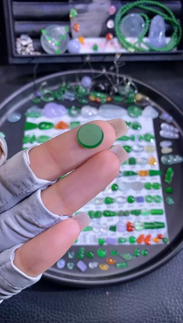 未镶嵌挂件翡翠牌