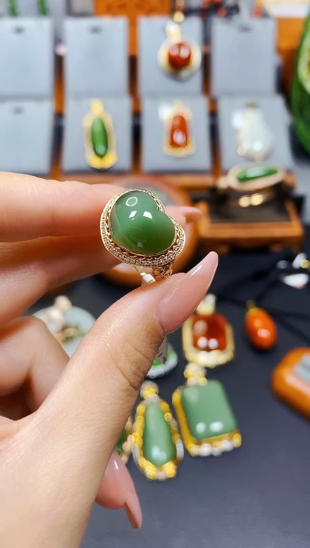 18K金镶嵌戒指和田玉碧玉猫眼爱心戒指-玫瑰金色