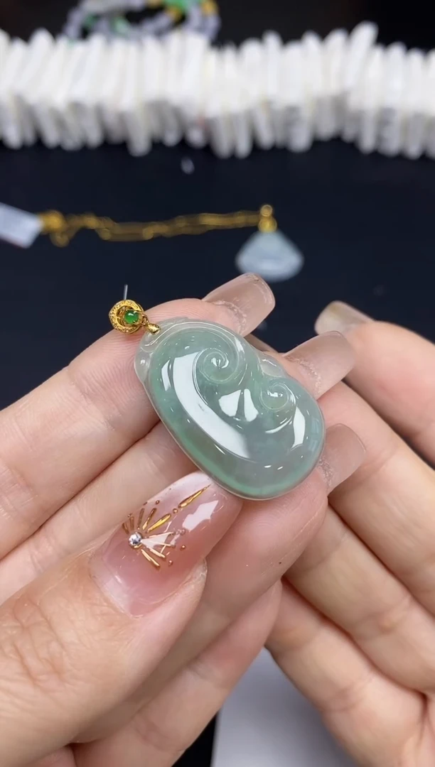 吊坠(不含链)18K金镶嵌翡翠如意18K金扣镶嵌@@CMT1113