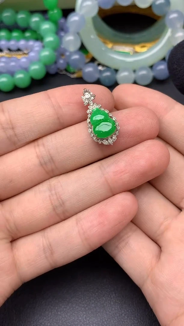 颈饰18K金镶嵌翡翠105-雪姐翡翠天天见