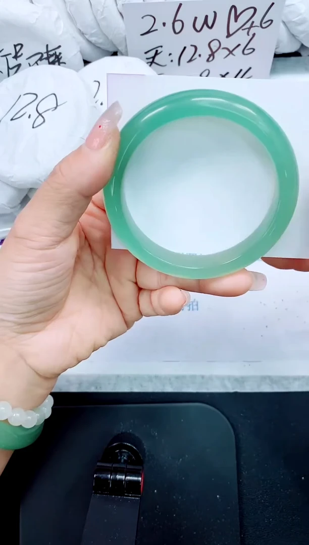 石英质玉手镯未镶嵌222-57.9