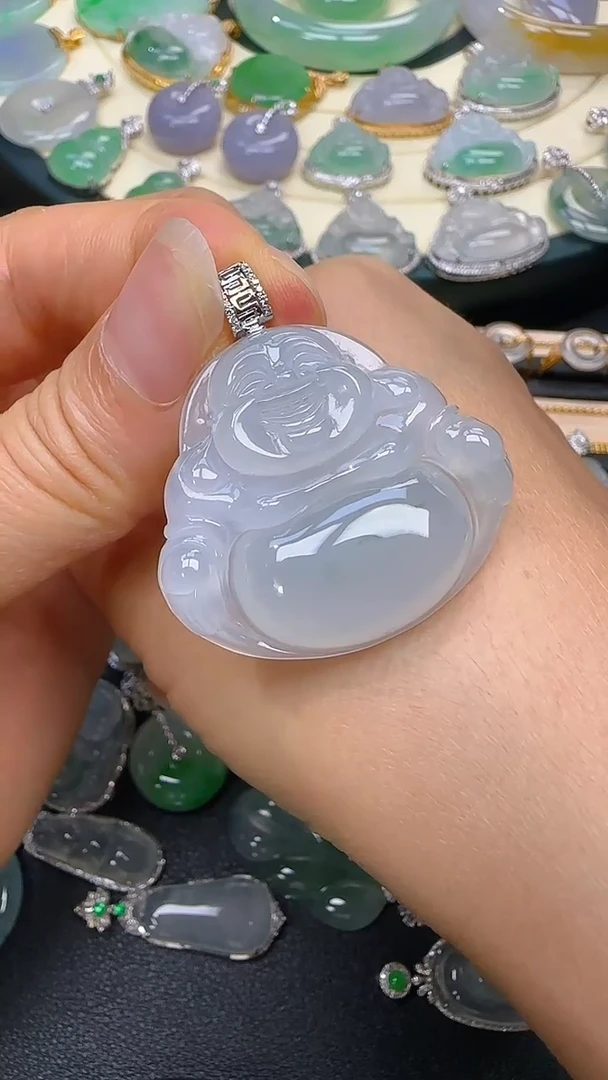 颈饰18K金镶嵌翡翠佛公
