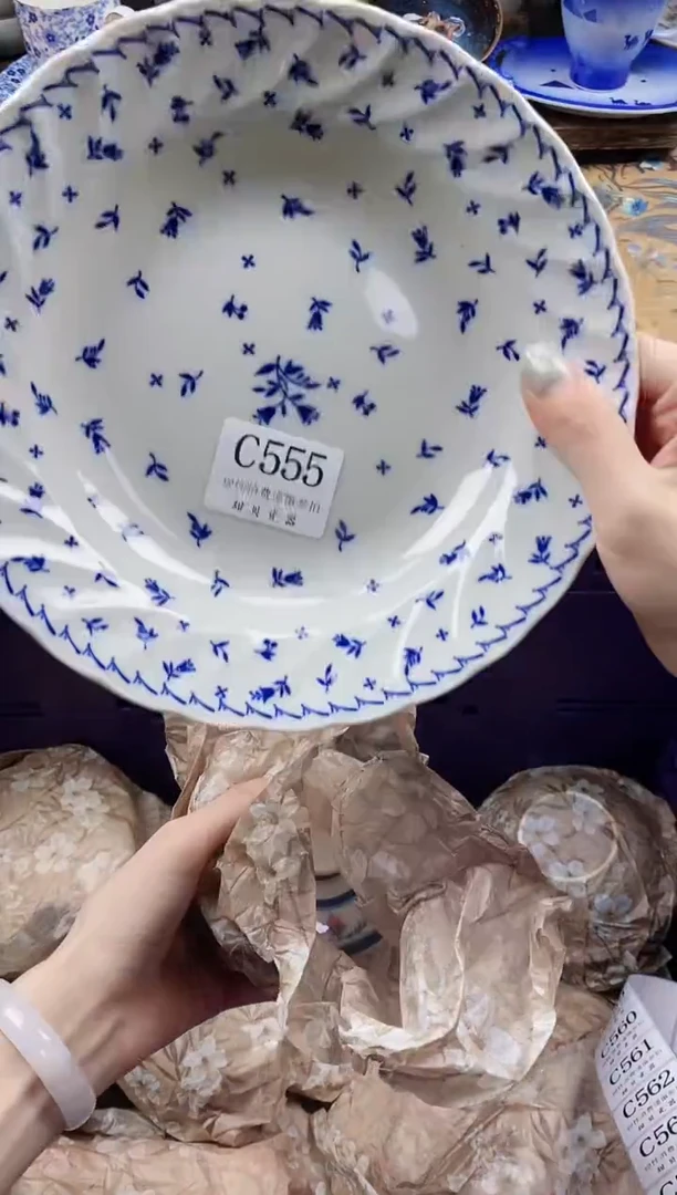 瓷片᨞****࿐                C555
