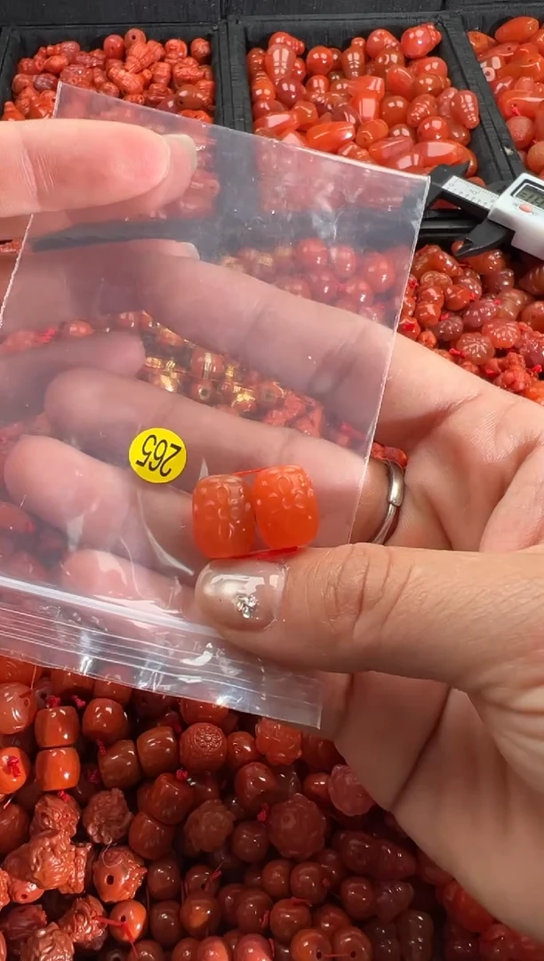 【闪购商品】南红玛瑙颈饰未镶嵌1