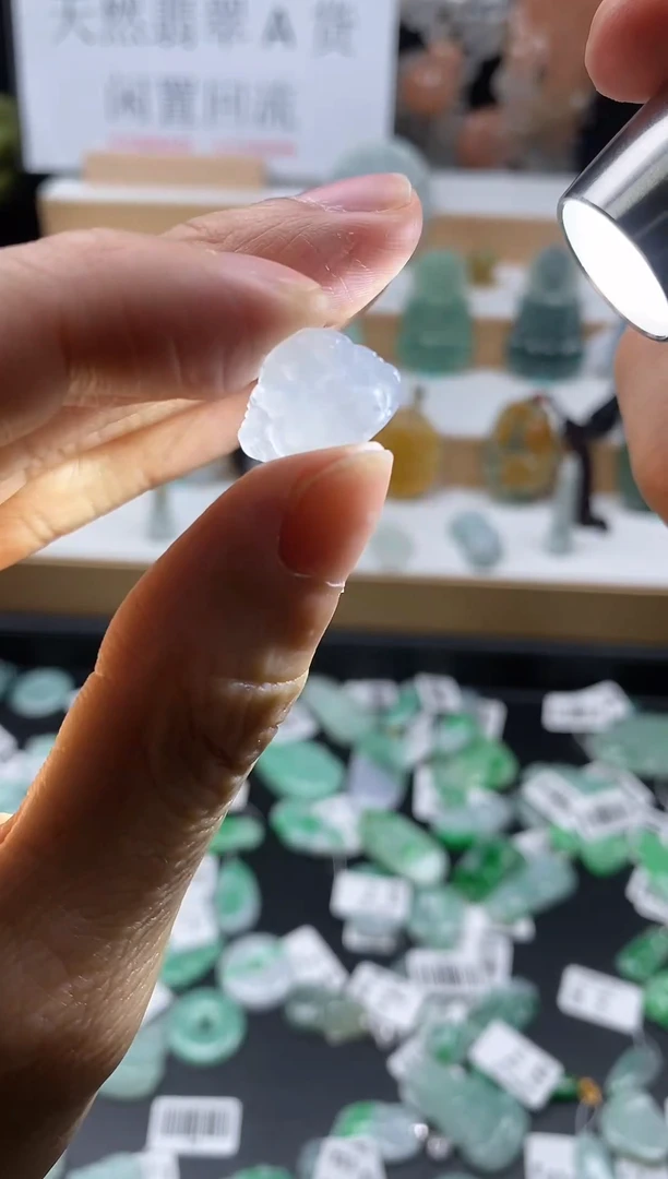 【闪购商品】翡翠颈饰未镶嵌67佛公