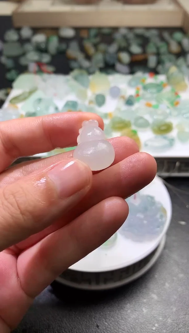 未镶嵌定制翡翠毛货
