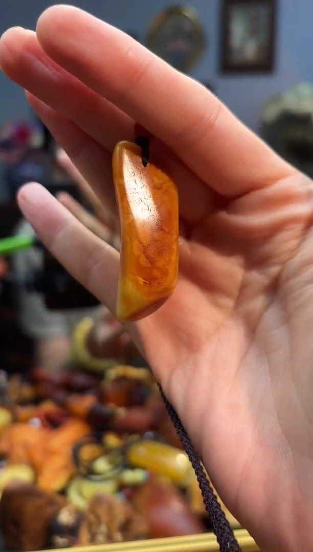琥珀颈饰未镶嵌吊坠
