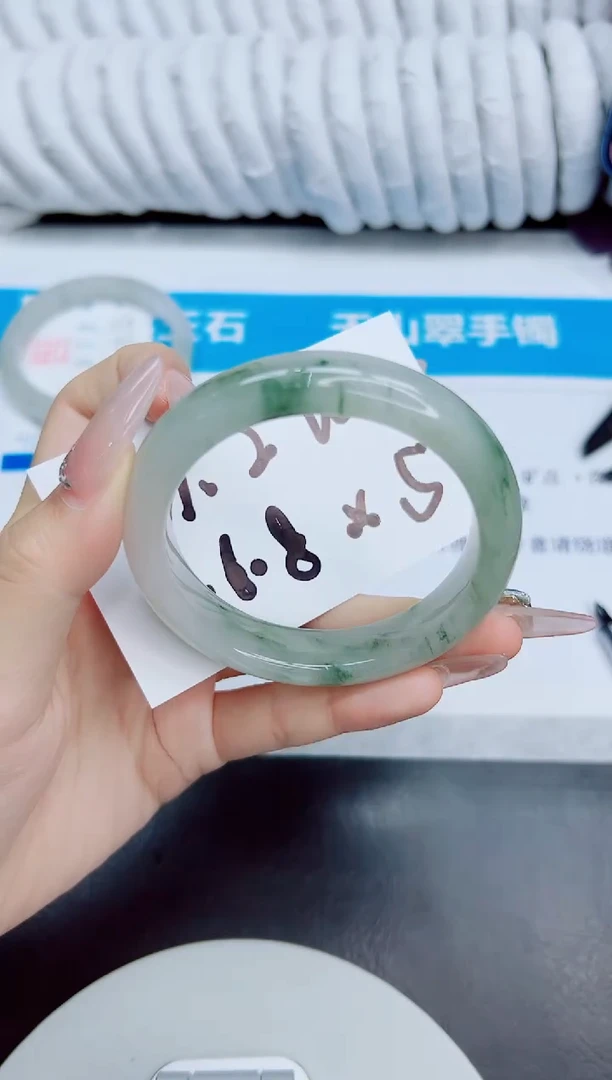 未镶嵌手镯石英质玉139/57