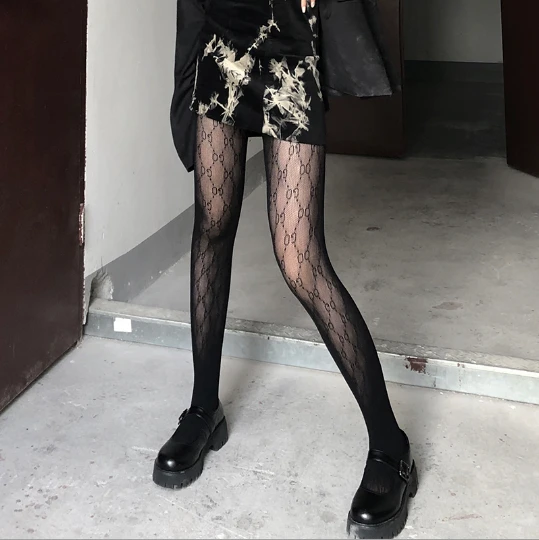 黑色小字母性感修身丝袜