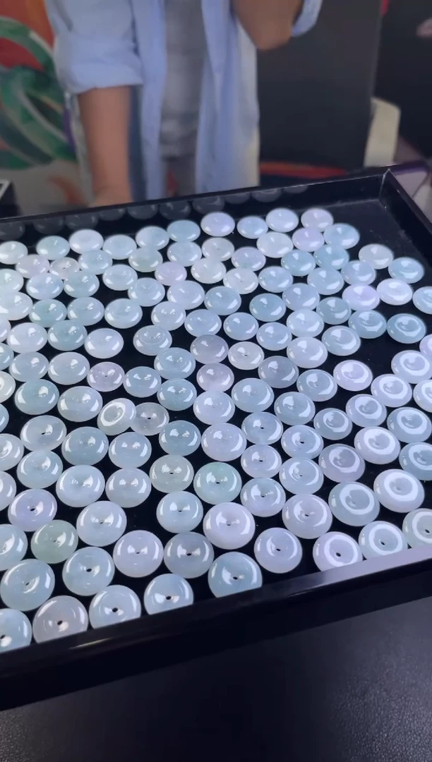 翡翠未镶嵌颈饰平安扣挂件