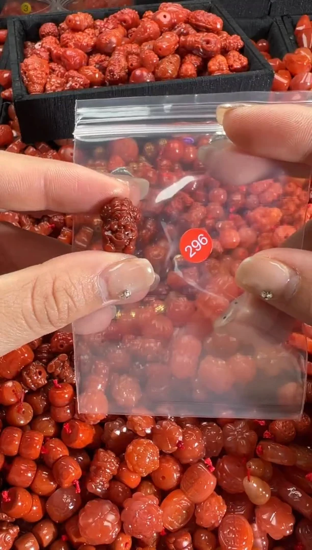 【闪购商品】南红玛瑙颈饰未镶嵌1