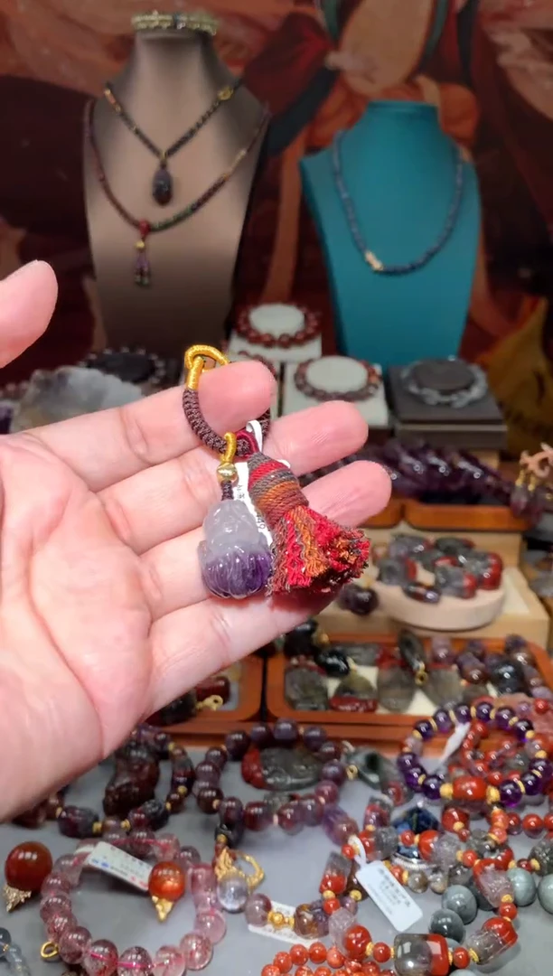 未镶嵌珠宝半成品水晶紫极光趴趴狐，多样性发其一