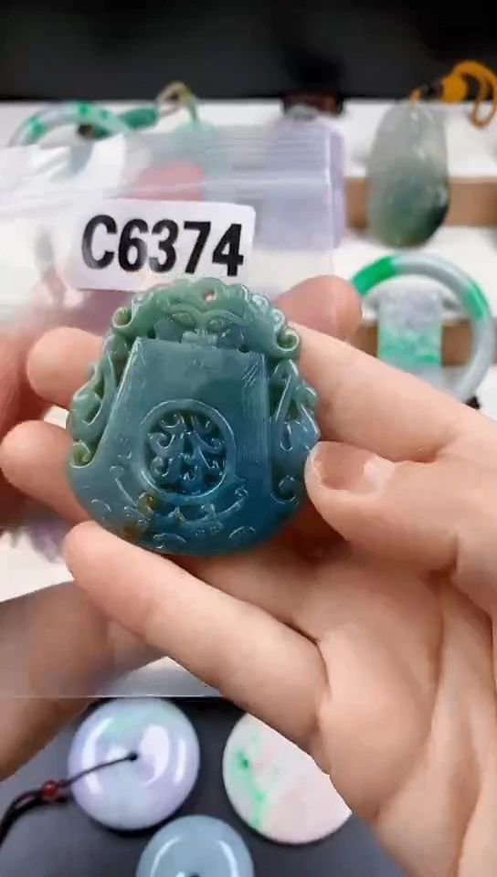 颈饰未镶嵌翡翠天然翡翠吊坠挂件