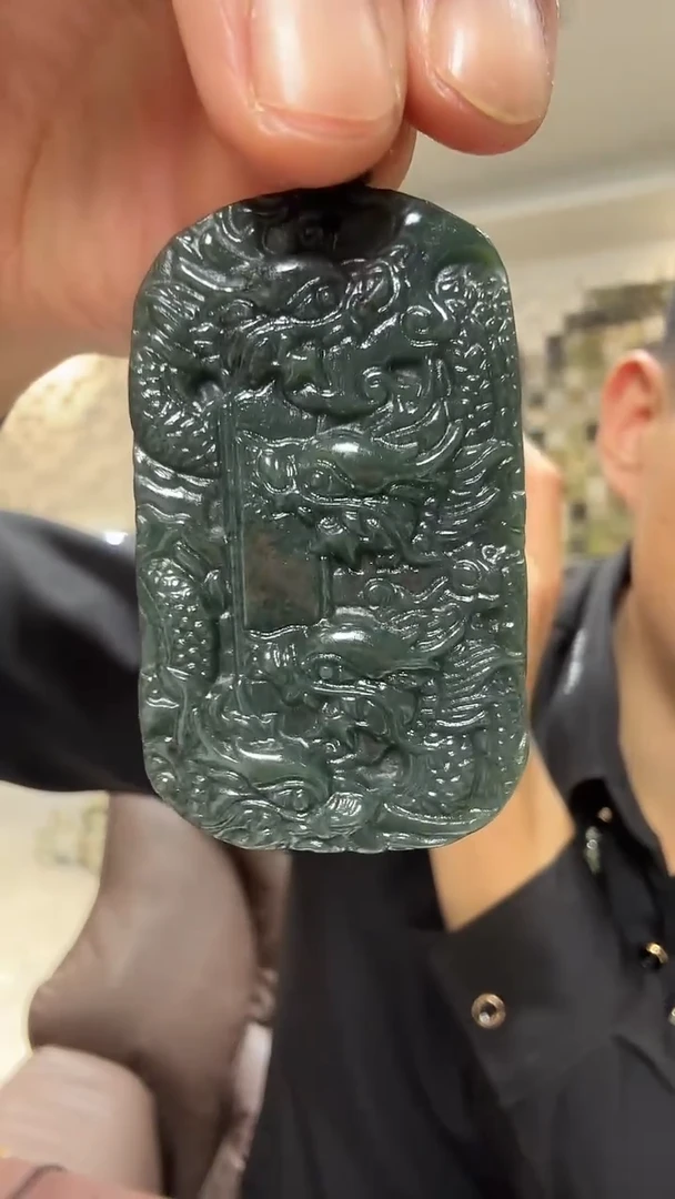 颈饰未镶嵌和田玉九龙护住