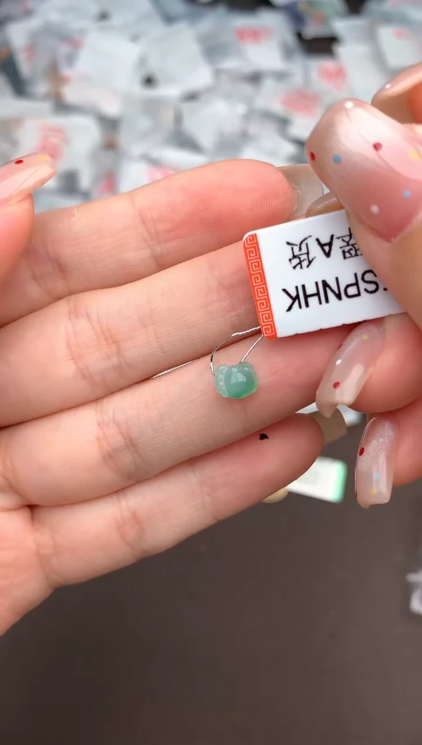 未镶嵌挂件翡翠一