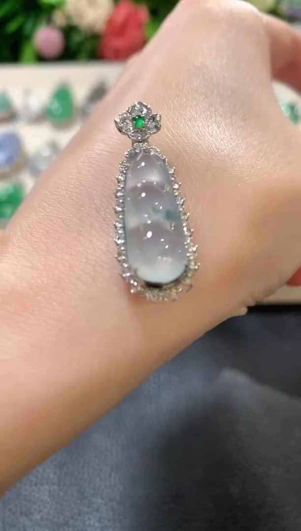吊坠(不含链)18K金镶嵌翡翠b35