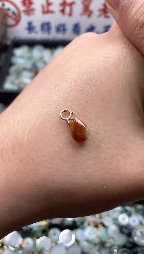 【闪购商品】翡翠颈饰未镶嵌哥哥