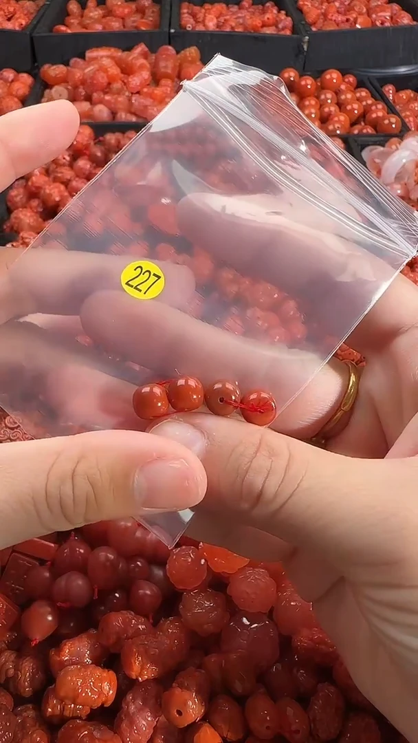 颈饰未镶嵌南红玛瑙1