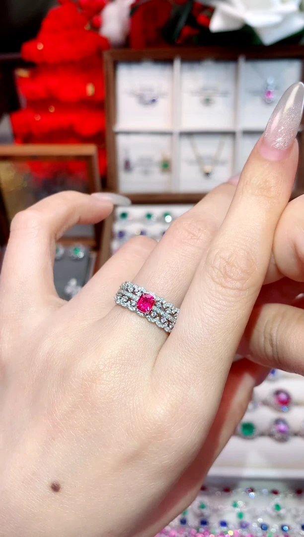 18K金镶嵌戒指红宝石0.49ct/天然宝石/七天无理由