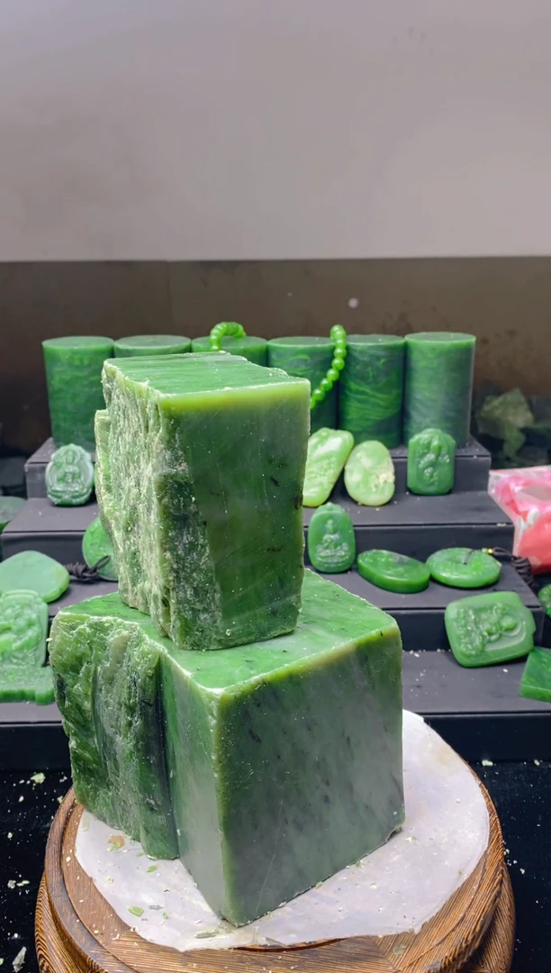 未镶嵌和田玉（碧玉）珠宝半成品1