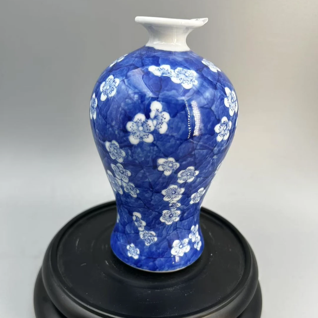 景德镇官方甄选  十大瓷厂博物馆 冰梅青花梅瓶